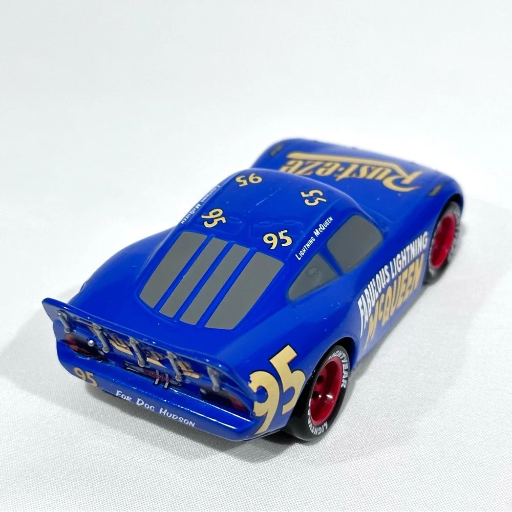 Disney Store Cars 1:43 Deluxe Fabulous Lightning McQueen Die-cast